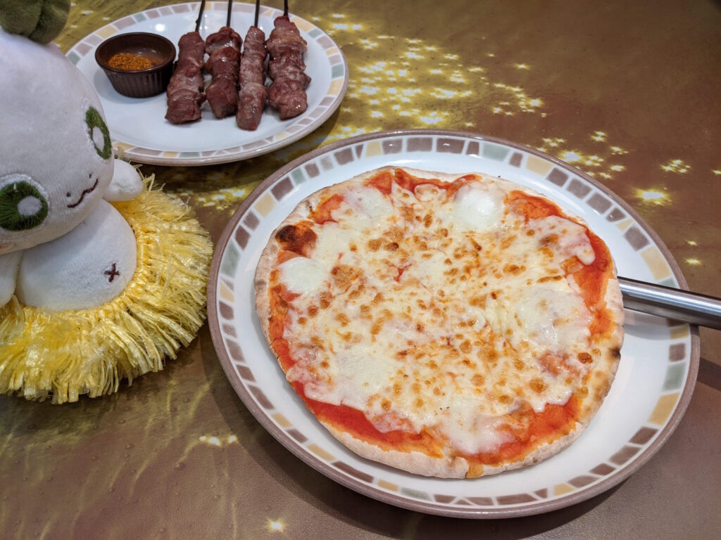 マルゲリータピザとアロスティチーニ