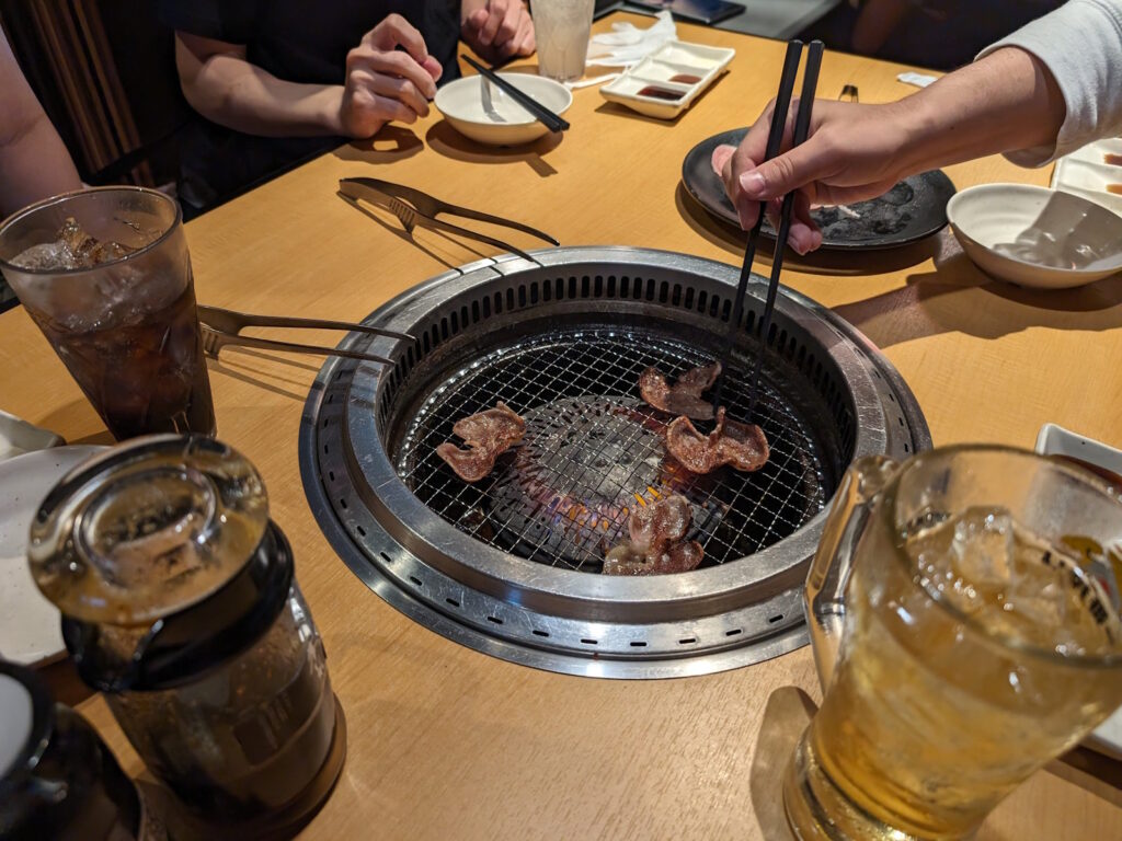 肉の焼ける音が食欲そそるよね