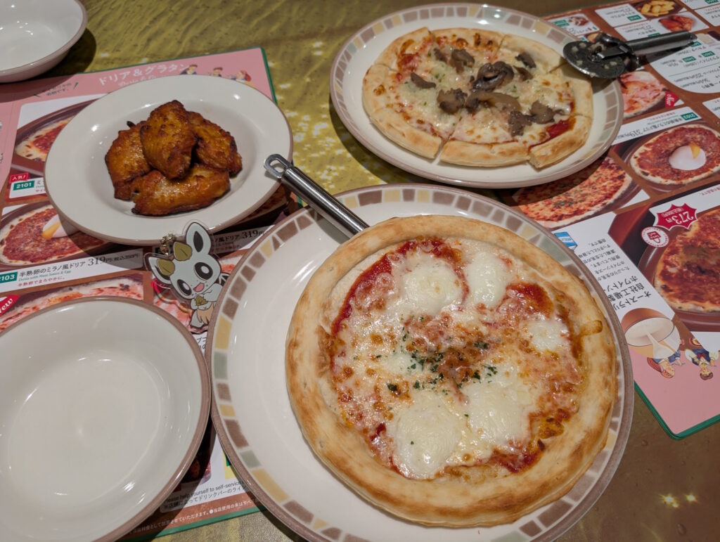 サイゼリヤで食べたピザ