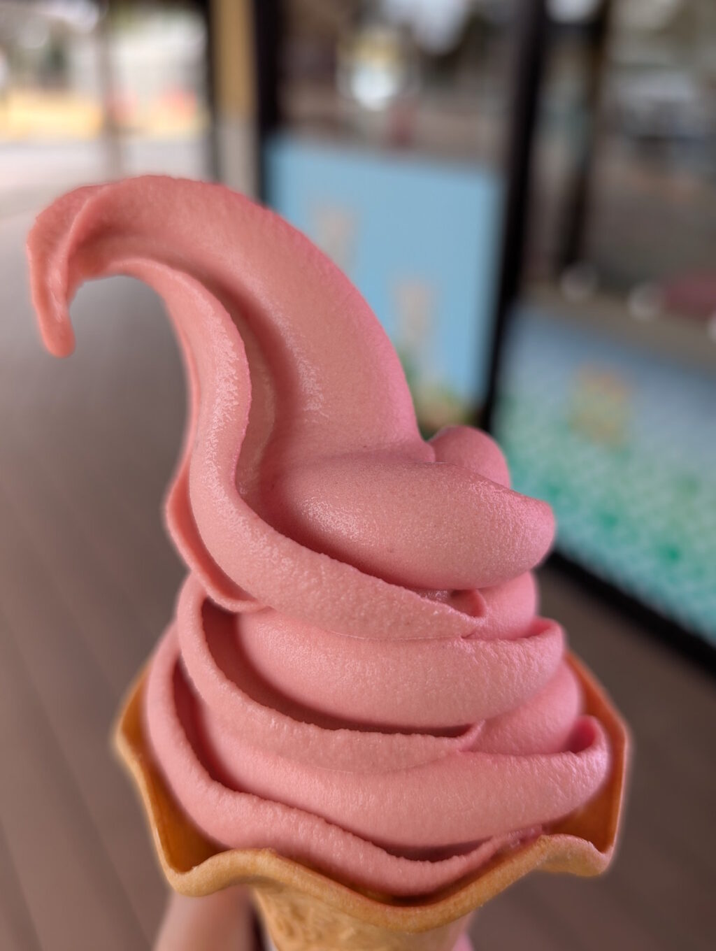 イチゴ味のソフトクリーム
