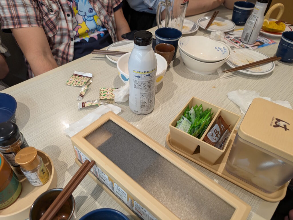 はま寿司でモグモグ