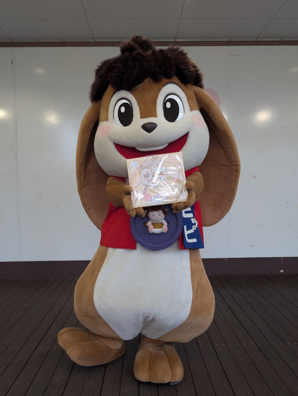色紙を持つピッピくん