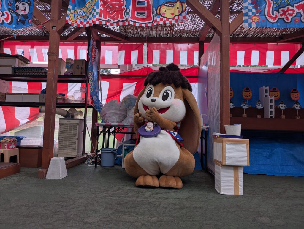縁日を楽しむピッピくん