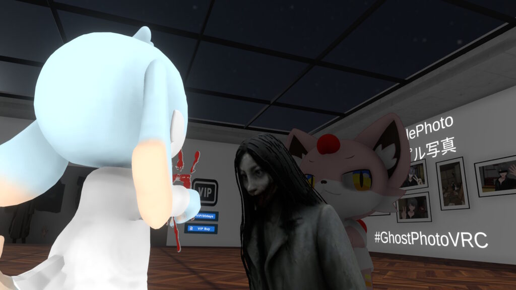 写真撮影用の素材を持つゼリーさん