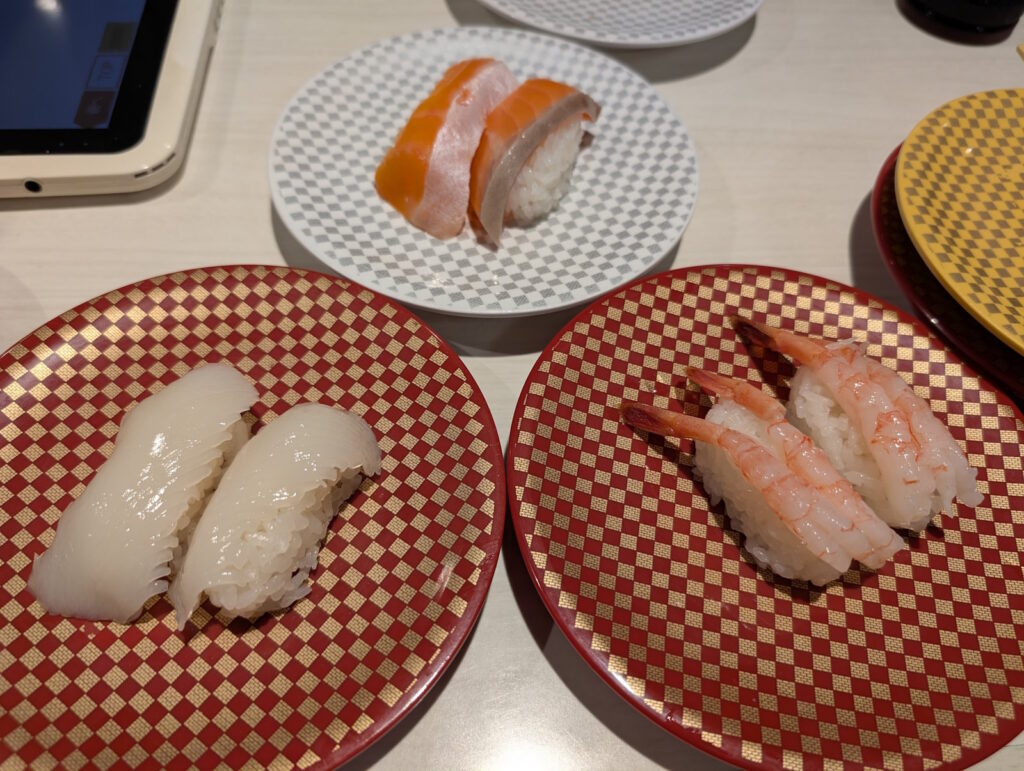 イカやサーモンやエビとカッシーくん