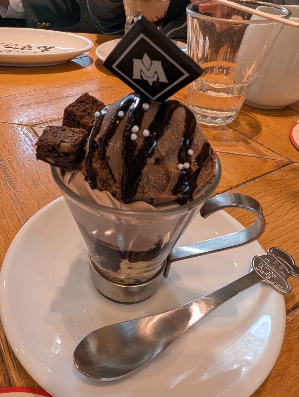 メタナイトが鍛錬のあいまにチョコっと食べちゃうパフェ