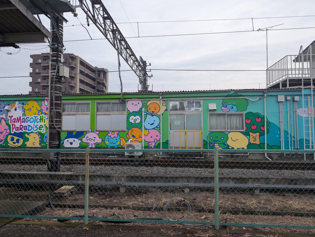 駅でみられる沢山のたまごっち (その4)