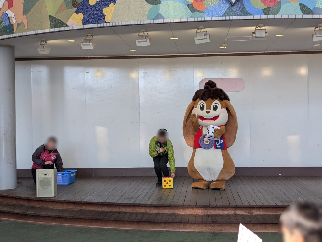 ステージに立つピッピくん