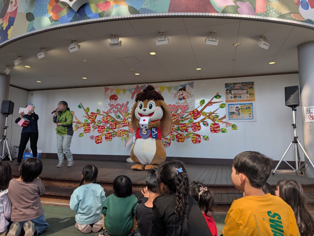 ピッピとあそぼう！でステージに立つピッピくん