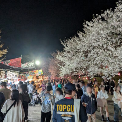 夜中だけど大賑わい