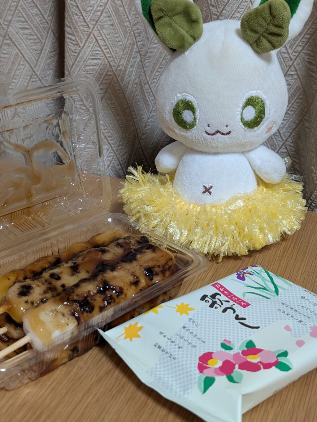 みたらし団子とおかきとカッシーくん