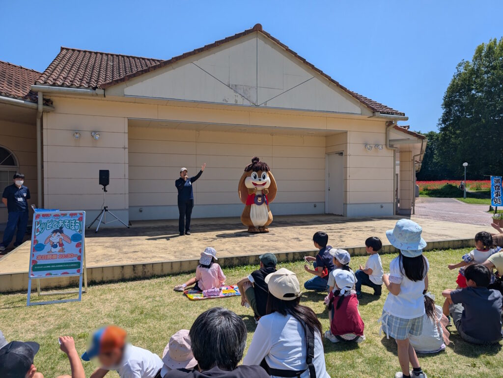 ぱなぱなのまちステージにピッピくんが来たよ