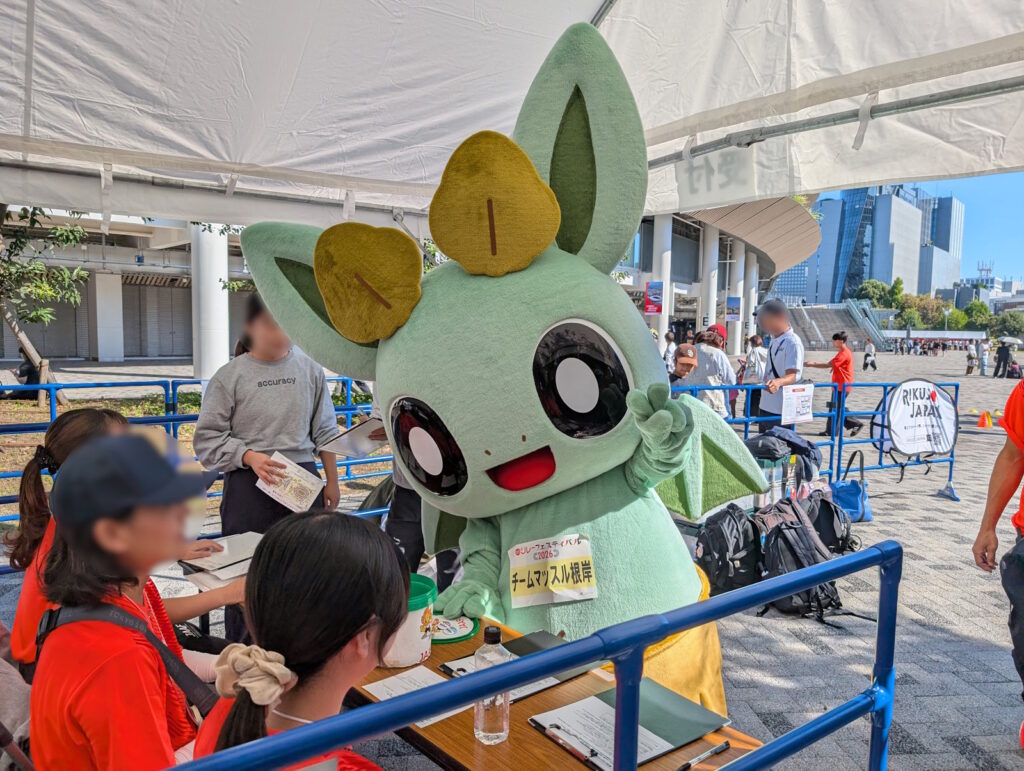 デカスロンチャレンジの受付とカッシーくん